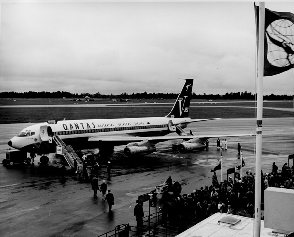 QANTAS 707-100B VH-EBI arrival in CHC (QANTAS)(LRW)
