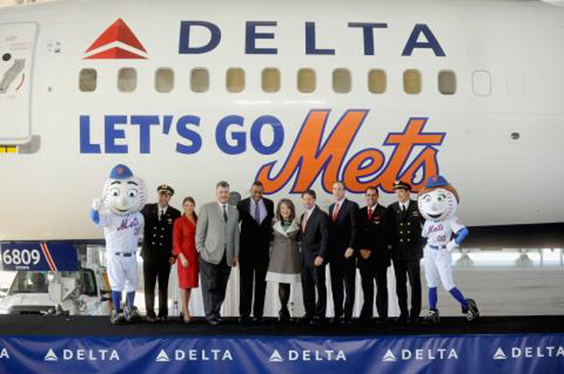 Delta 757-200 WL N713TW (07-Let's Go Mets)(logo) JFK (Delta)(LR)