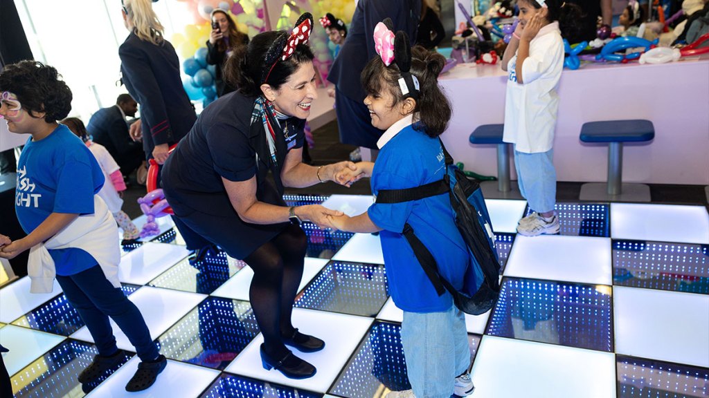 American Airlines, Disney and Make-A-Wish send Philadelphia-area families on Wish Flight to Walt Disney World Resort
